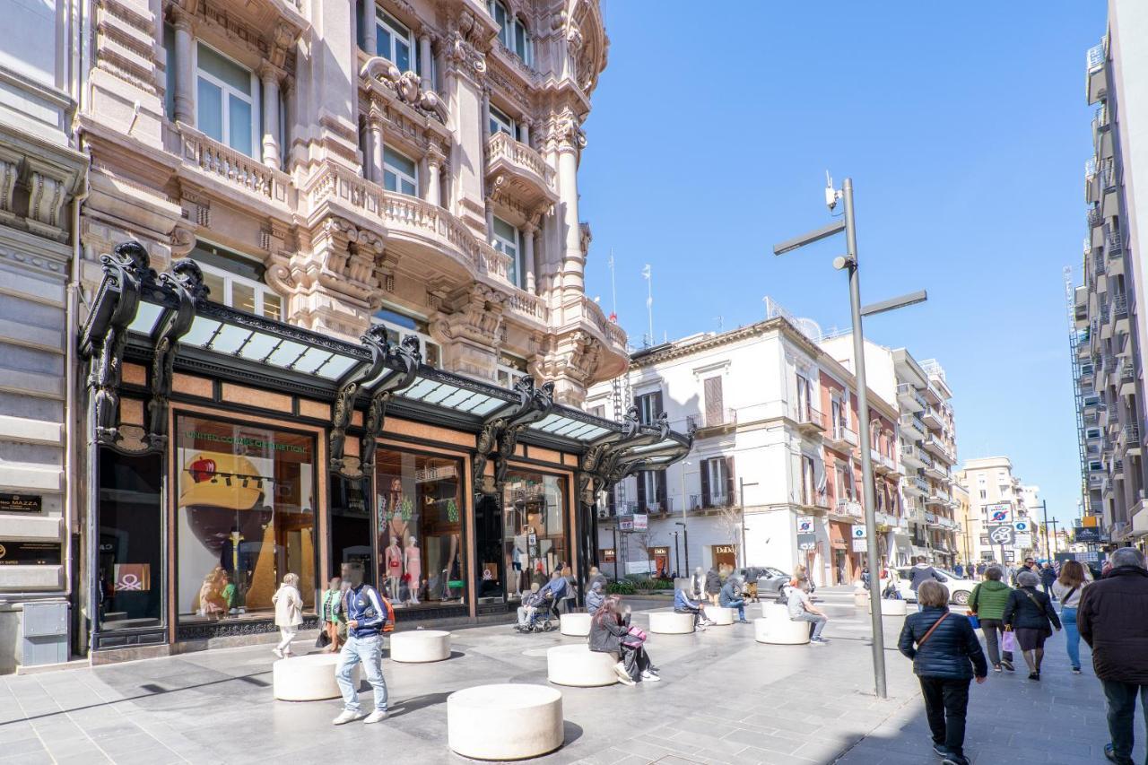 Bari Centrale Railway Station Apartment Bagian luar foto