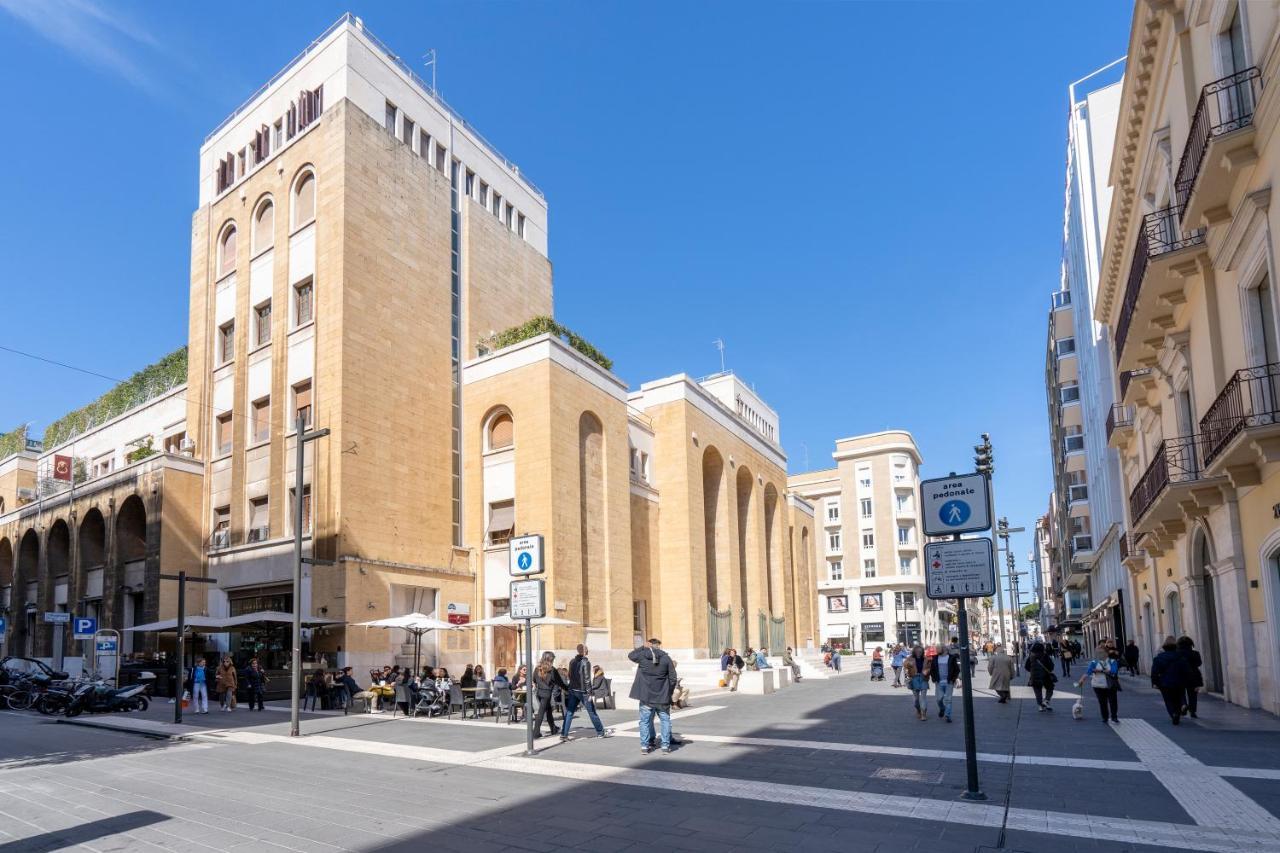 Bari Centrale Railway Station Apartment Bagian luar foto