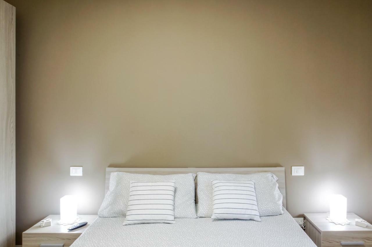 Bari Centrale Railway Station Apartment Bagian luar foto